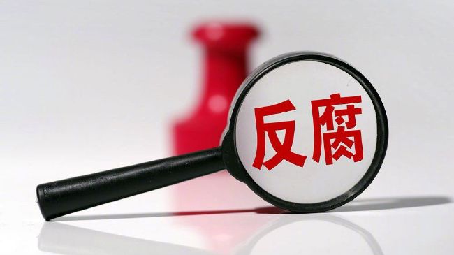 然后我们可以踢我们的足球，就是这样。
